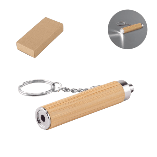 Chaveiro em bambu e ABS com lanterna LED